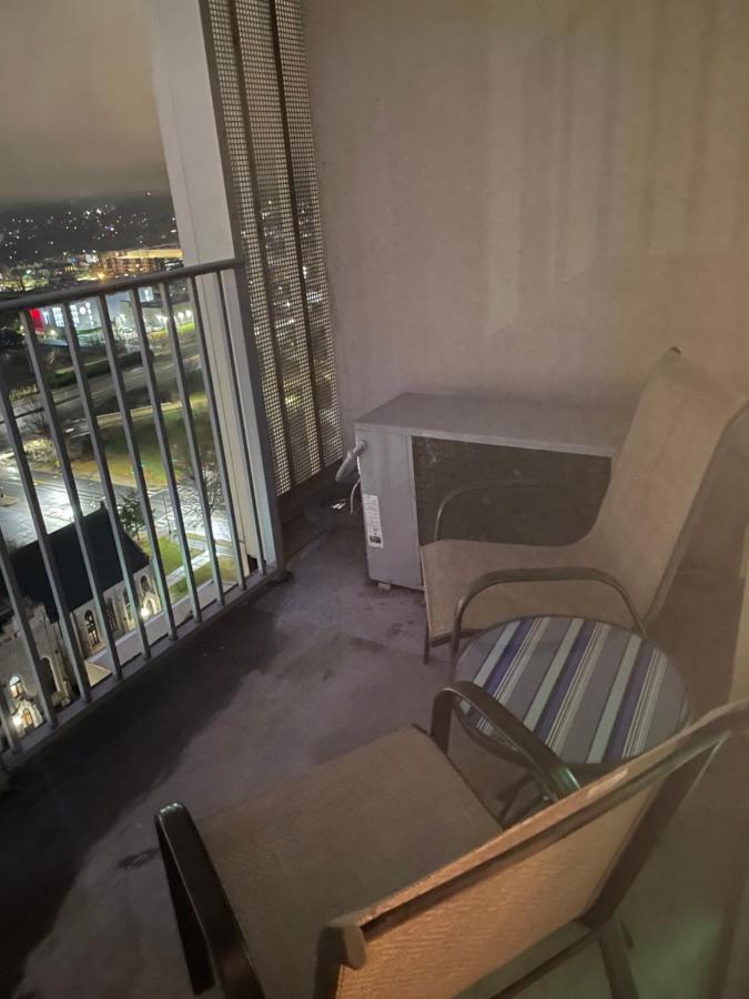 Luxurious 1Br Uptown Highrise/ Balcony With City View! ชาร์ล็อต ภายนอก รูปภาพ